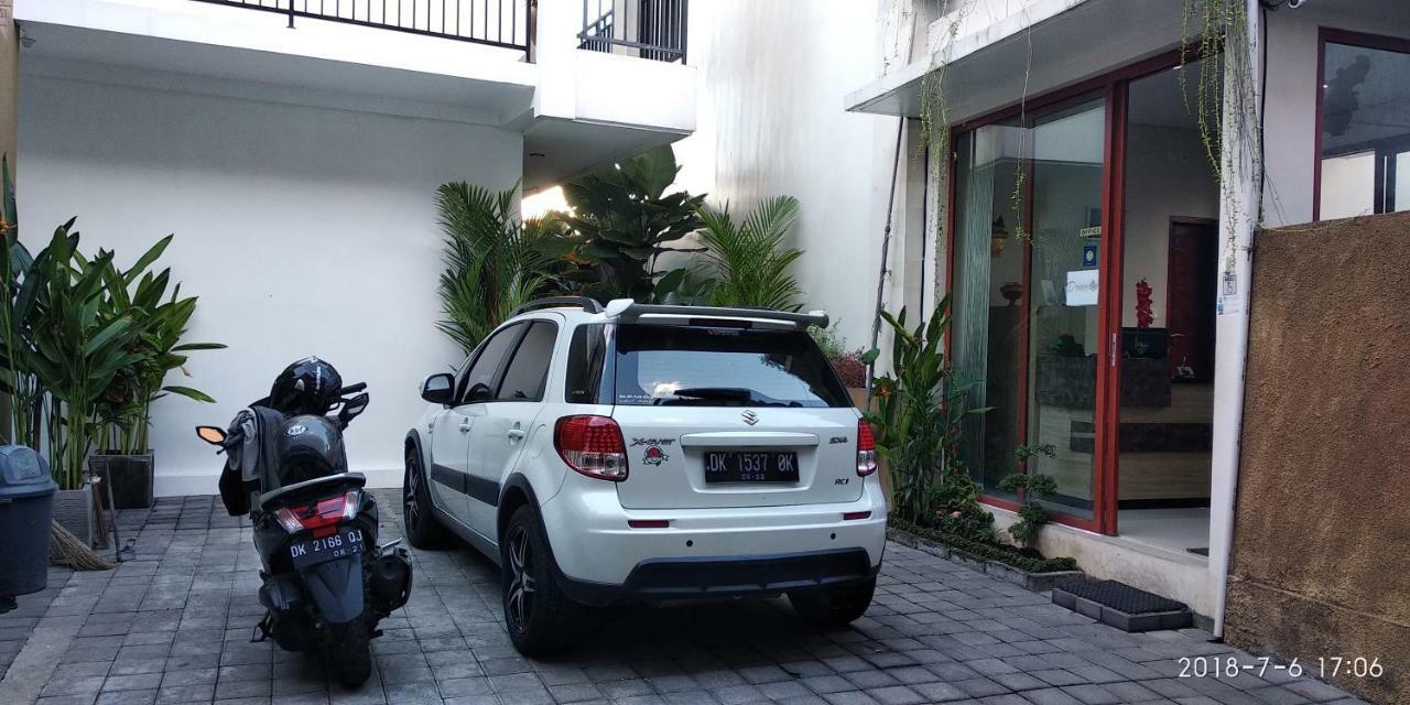 D'pande Kuta Wisma tamu 2*